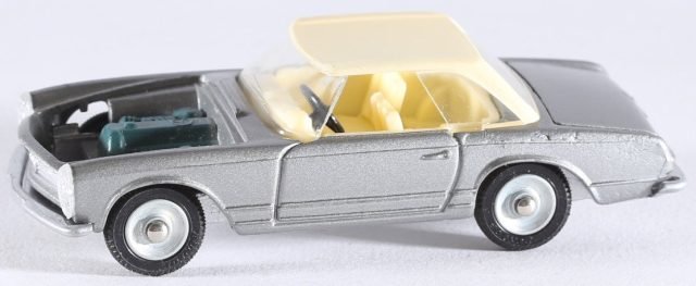 Why the Mercedes-Benz 230 SL became the “Pagoda”