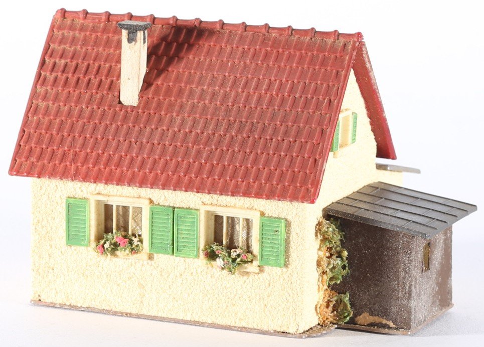 kallistoys auctions auktionen-antique vintage toys-antik historisch spielzeug-faller-germany-plastic house-plastikhaus-family home annex-einfamilienwohnung anbau vorbau-dach boden plastik-252-1f