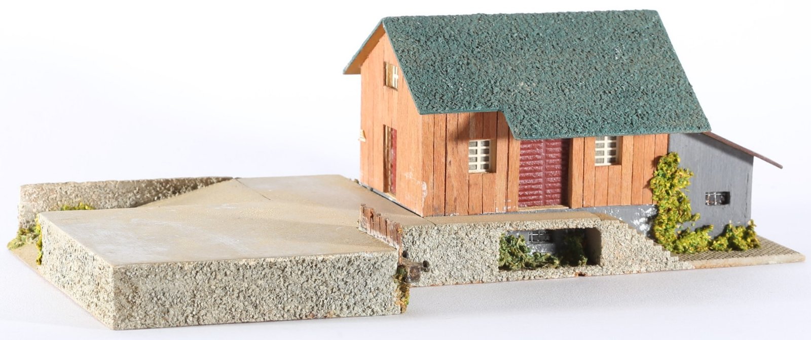 kallistoys auctions auktionen-antique vintage toys-antik historisch spielzeug-faller-germany-wood house-holzhaus-goods freight station-güterbahnhof-gezackte briefmarke-braune nummer-158-1a