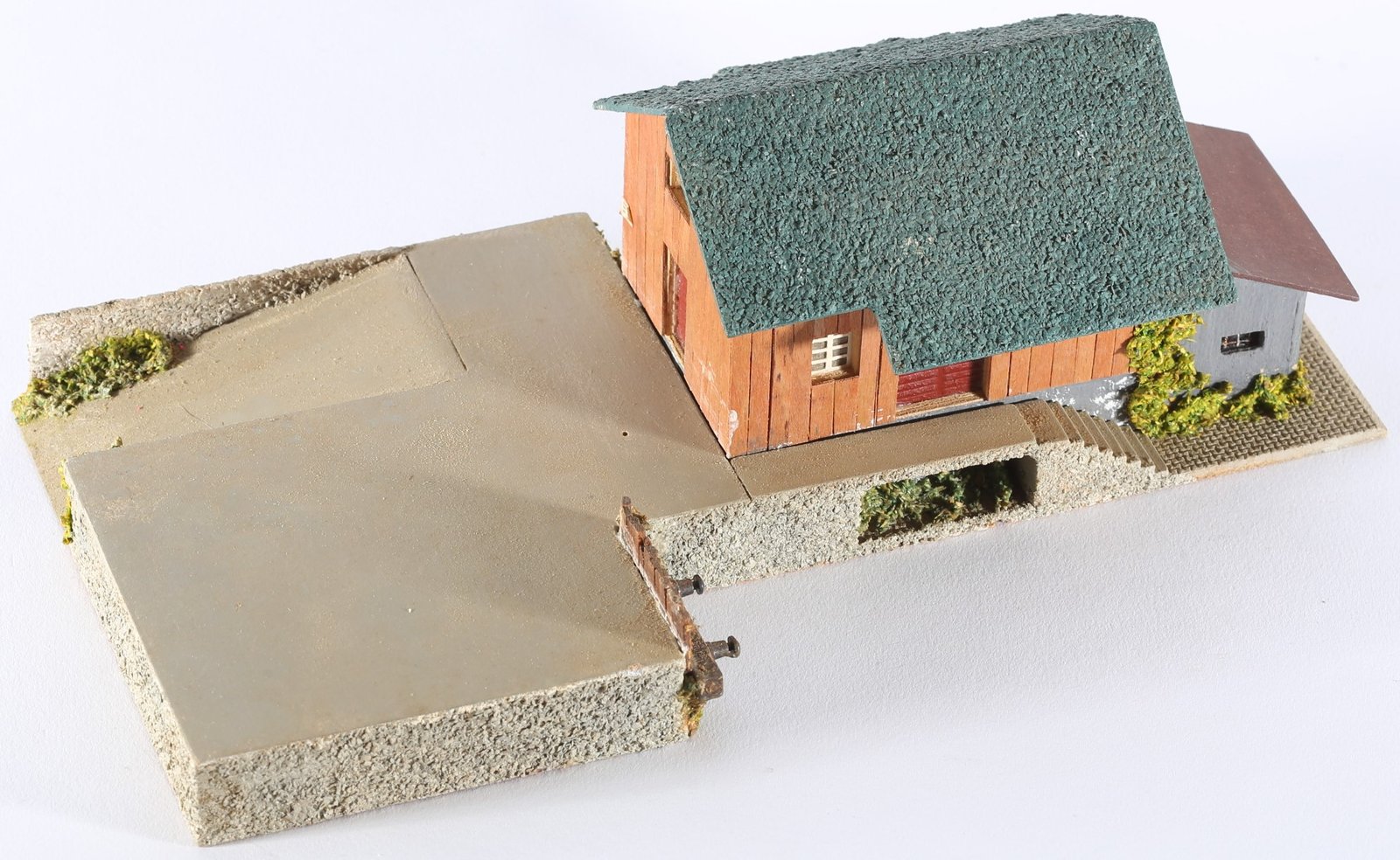 kallistoys auctions auktionen-antique vintage toys-antik historisch spielzeug-faller-germany-wood house-holzhaus-goods freight station-güterbahnhof-gezackte briefmarke-braune nummer-158-1b