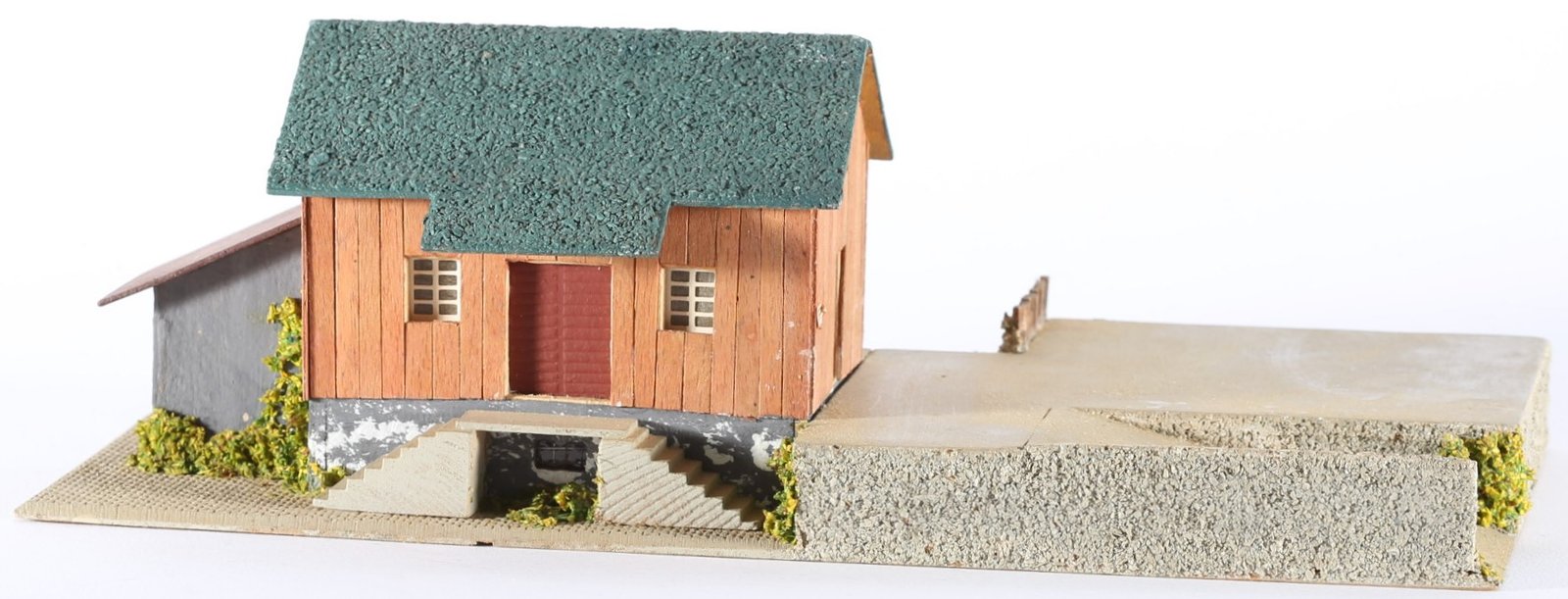 kallistoys auctions auktionen-antique vintage toys-antik historisch spielzeug-faller-germany-wood house-holzhaus-goods freight station-güterbahnhof-gezackte briefmarke-braune nummer-158-1e