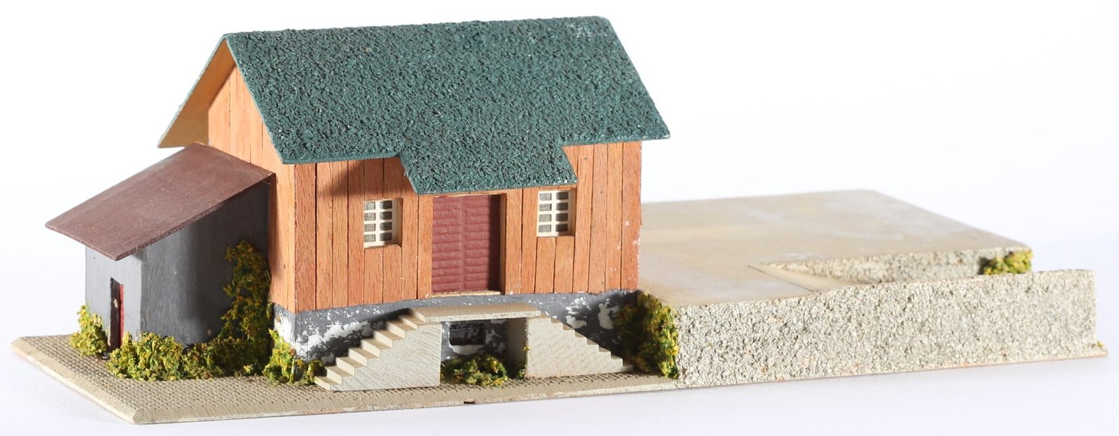 kallistoys auctions auktionen-antique vintage toys-antik historisch spielzeug-faller-germany-wood house-holzhaus-goods freight station-güterbahnhof-gezackte briefmarke-braune nummer-158-1g