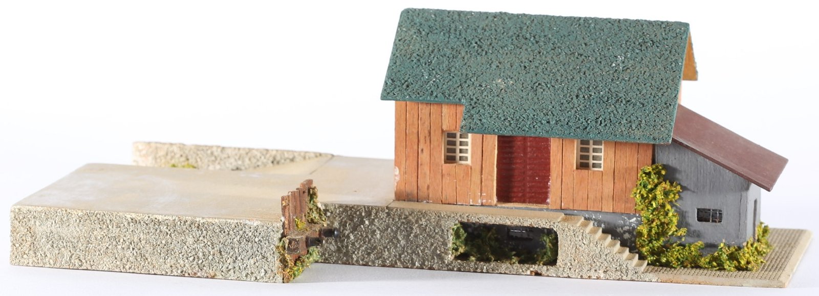kallistoys auctions auktionen-antique vintage toys-antik historisch spielzeug-faller-germany-wood house-holzhaus-goods freight station-güterbahnhof-gezackte briefmarke-braune nummer-158-1i