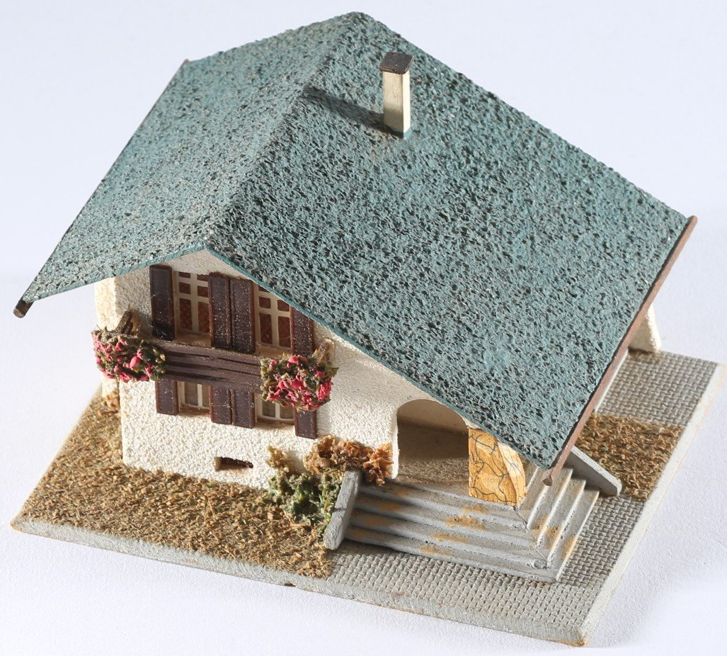 kallistoys auctions auktionen-antique vintage toys-antik historisch spielzeug-faller-germany-wood house-holzhaus-large mountain house-grosses chalet-gezackte briefmarke-braune nummer-289-1b