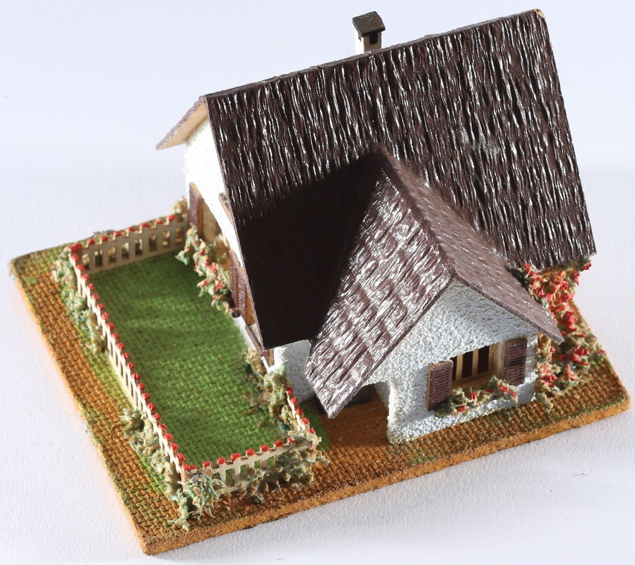 kallistoys auctions auktionen-antique vintage toys-antik historisch spielzeug-faller-germany-wood house-holzhaus-one family home-einfamilienwohnung-dach braun-gerade briefmarke-260-1b