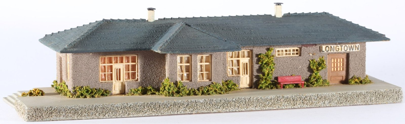 kallistoys auctions auktionen-antique vintage toys-antik historisch spielzeug-faller-germany-wood house-holzhaus-railway station-bahnhof-usa-longtown-gezackte briefmarke-braune nummer-100-1a