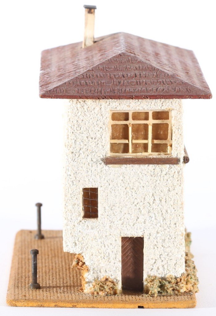kallistoys auctions auktionen-antique vintage toys-antik historisch spielzeug-faller-germany-wood house-holzhaus-signal box-stellwerk-gerade briefmarke-rote nummer-125-1d