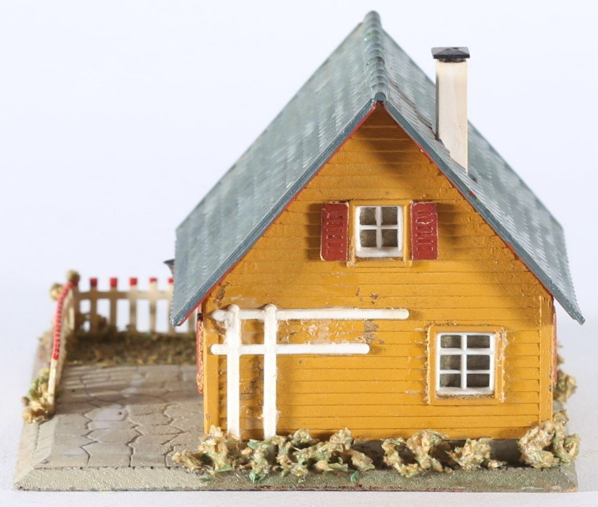 kallistoys auctions auktionen-antique vintage toys-antik historisch spielzeug-faller-germany-wood house-holzhaus-summer-sommer-dach plastik blau-gezackte briefmarke-braune nr-259-1h