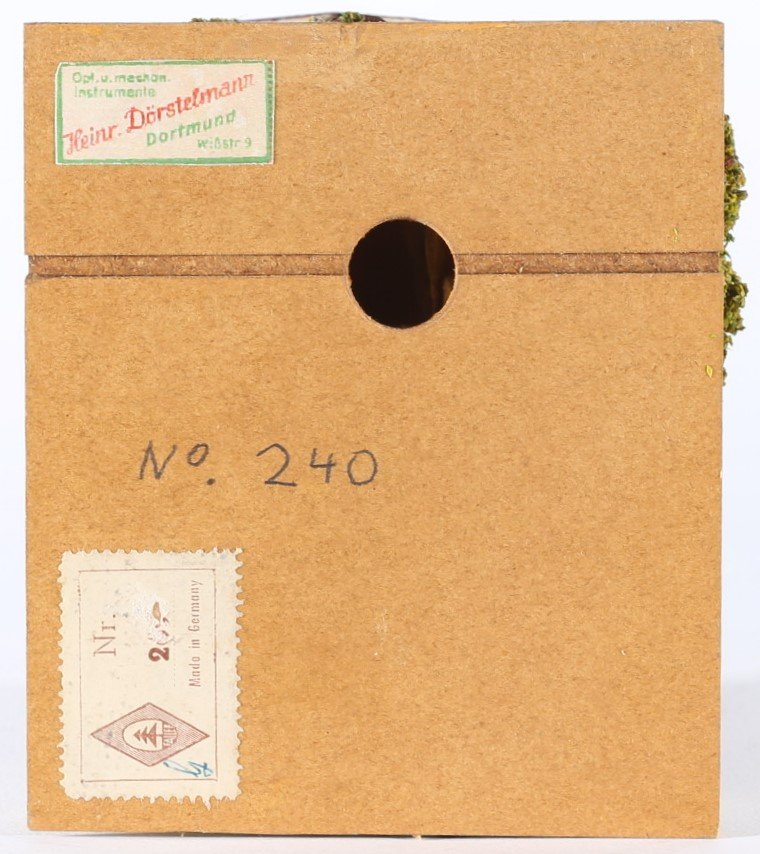 kallistoys auctions auktionen-antique vintage toys-antik historisch spielzeug-faller-germany-wood house-holzhaus-village church-dorfkirche-no bell-ohne geläut-gezackte briefmarke-braune nr-240-1j