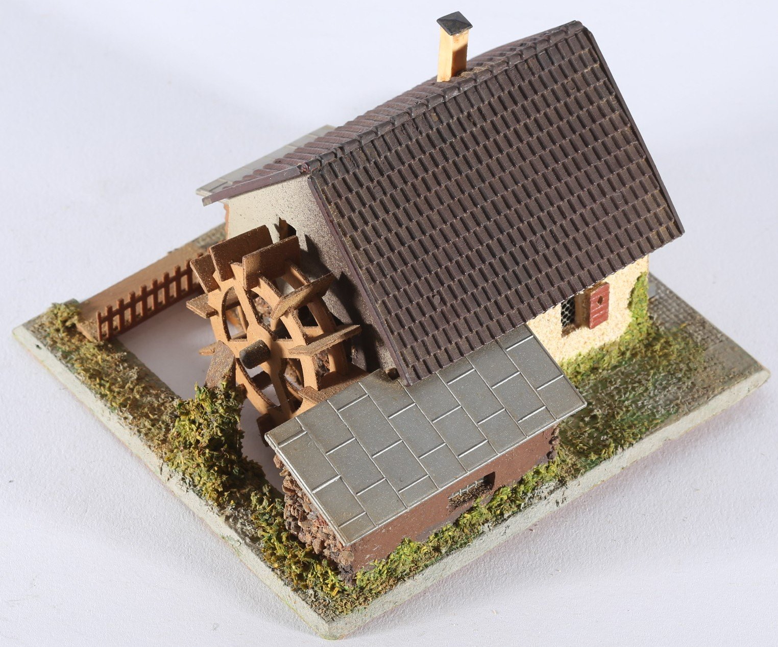 kallistoys auctions auktionen-antique vintage toys-antik historisch spielzeug-faller-germany-wood house-holzhaus-watermill-wassermühle-dach plastik-gezackte briefmarke-braune nr-231-1b