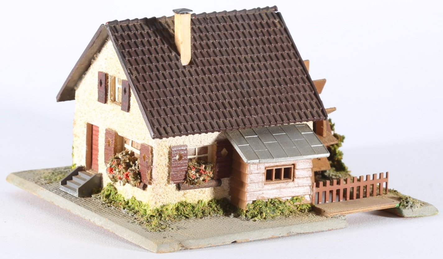 kallistoys auctions auktionen-antique vintage toys-antik historisch spielzeug-faller-germany-wood house-holzhaus-watermill-wassermühle-dach plastik-gezackte briefmarke-braune nr-231-1g
