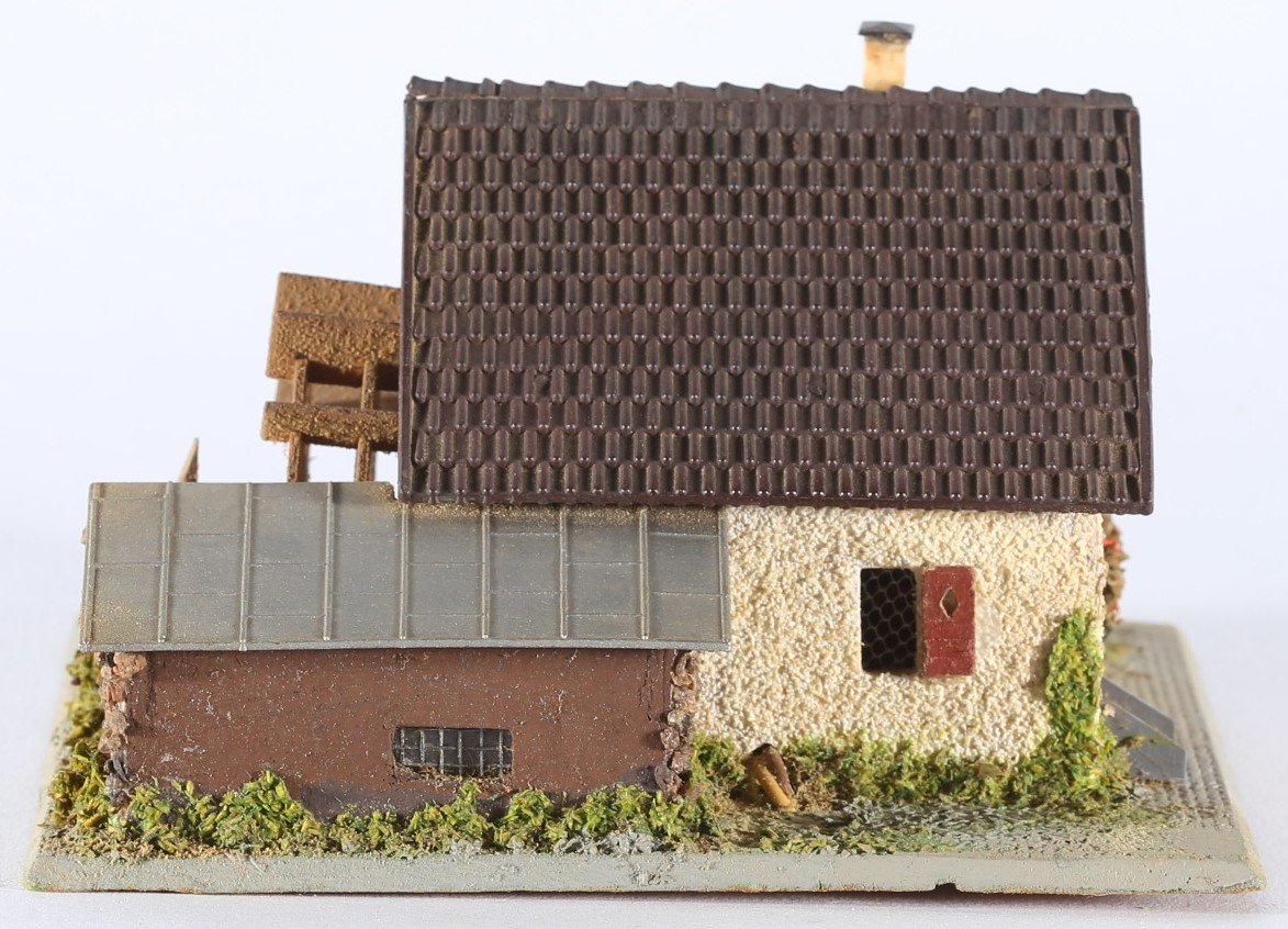 kallistoys auctions auktionen-antique vintage toys-antik historisch spielzeug-faller-germany-wood house-holzhaus-watermill-wassermühle-dach plastik-gezackte briefmarke-braune nr-231-1j