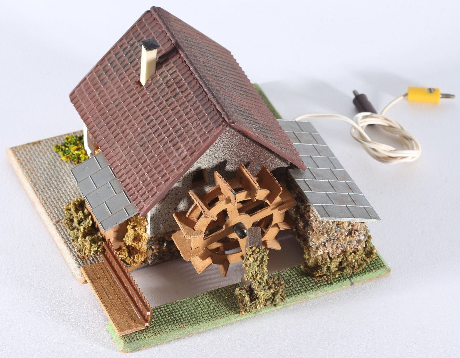 kallistoys auctions auktionen-antique vintage toys-antik historisch spielzeug-faller-germany-wood house-holzhaus-watermill-wassermühle-dach plastik-ohne briefmarke-231-1b