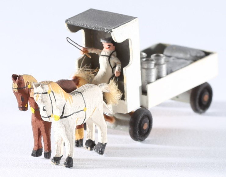 kallistoys auctions auktionen-antique vintage toys-antik historisch spielzeug-preiser-germany-wood figure-holzfigur-milk waggon carter 2 horses-plattenwagen fuhrmann 2 pferde milchkannen-483-2d