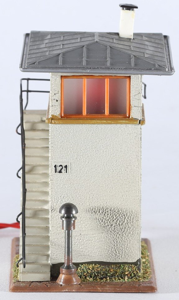 kallistoys auctions auktionen-antique vintage toys-antik historisch spielzeug-faller-germany-wood house-holzhaus-signal box-stellwerk-blockstelle mit läutwerk-ohne briefmarke-621-1g