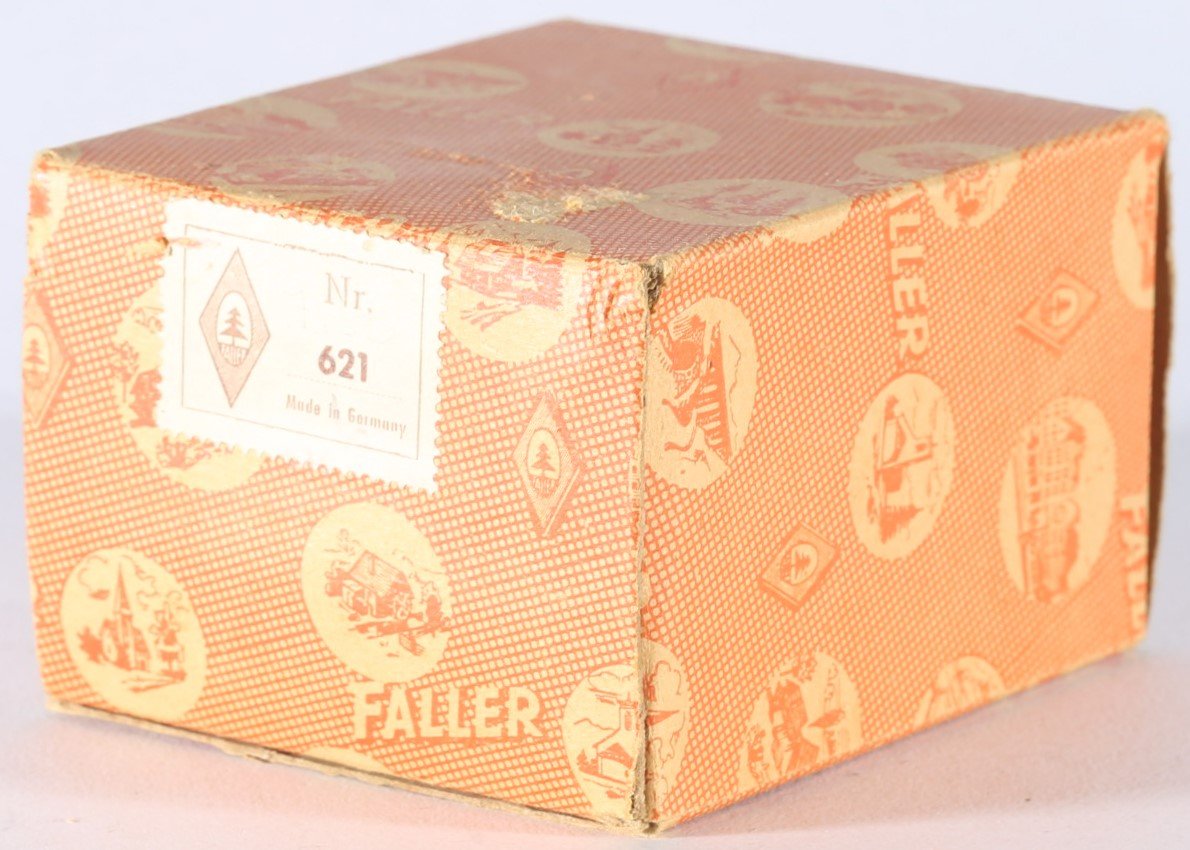kallistoys auctions auktionen-antique vintage toys-antik historisch spielzeug-faller-germany-wood house-holzhaus-signal box-stellwerk-blockstelle mit läutwerk-ohne briefmarke-621-1j