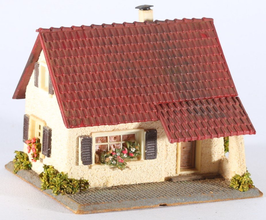 kallistoys auctions auktionen-antique vintage toys-antik historisch spielzeug-faller-germany-wood house-holzhaus-small family home-siedlerhaus-gezackte briefmarke-braune nummer-206-1a