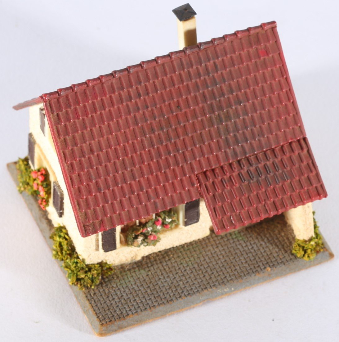 kallistoys auctions auktionen-antique vintage toys-antik historisch spielzeug-faller-germany-wood house-holzhaus-small family home-siedlerhaus-gezackte briefmarke-braune nummer-206-1b