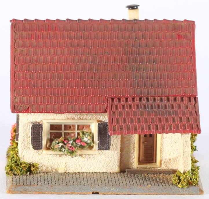 kallistoys auctions auktionen-antique vintage toys-antik historisch spielzeug-faller-germany-wood house-holzhaus-small family home-siedlerhaus-gezackte briefmarke-braune nummer-206-1c