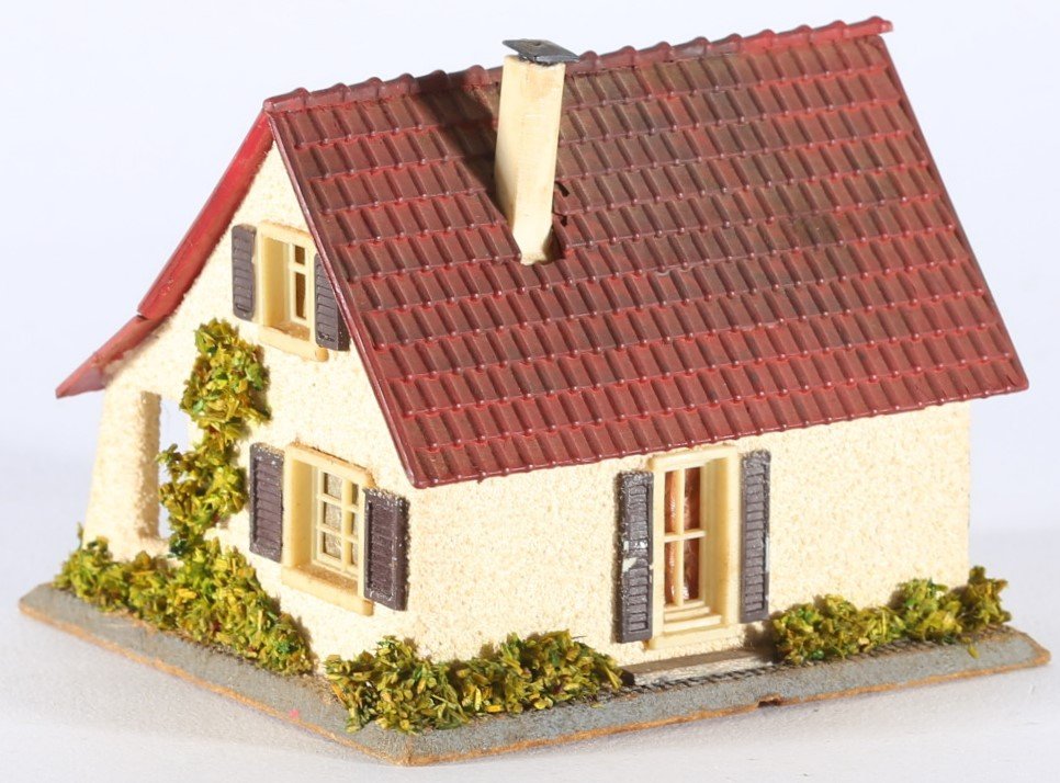 kallistoys auctions auktionen-antique vintage toys-antik historisch spielzeug-faller-germany-wood house-holzhaus-small family home-siedlerhaus-gezackte briefmarke-braune nummer-206-1g