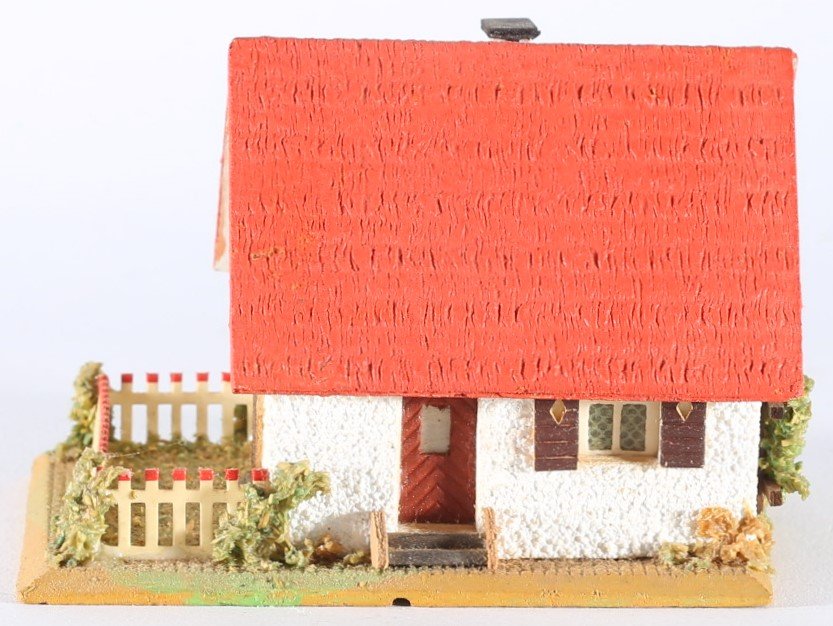 kallistoys auctions auktionen-antique vintage toys-antik historisch spielzeug-faller-germany-wood house-holzhaus-small family home-siedlerhaus-lattenverschalung-gezackte briefmarke-blaue nr-249-1c