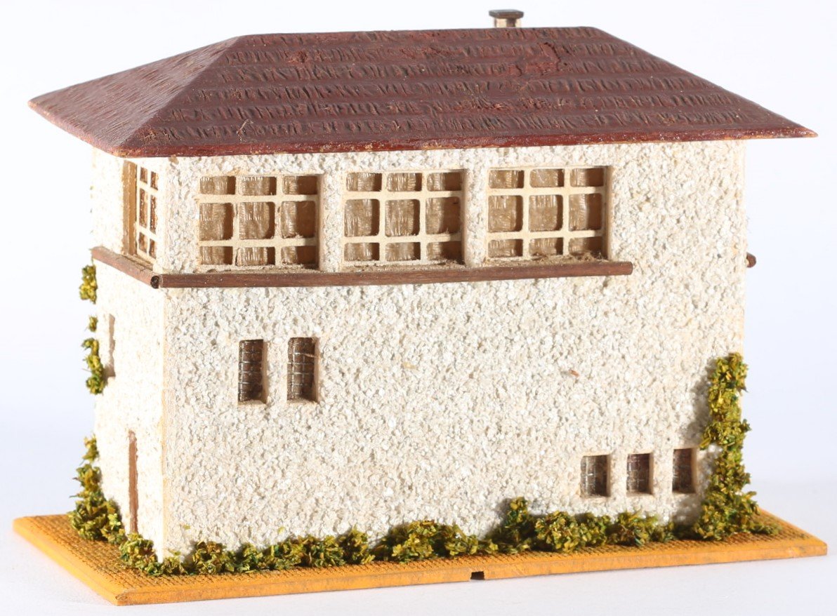 kallistoys auctions auktionen-antique vintage toys-antik historisch spielzeug-faller-germany-wood house-holzhaus-switch tower-stellwerk-ohne briefmarke-124-1a