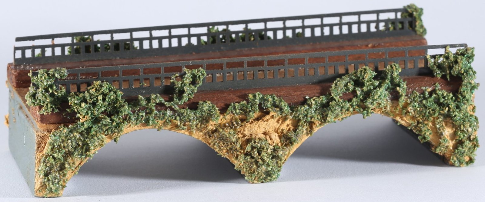 kallistoys auctions auktionen-antique vintage toys-antik historisch spielzeug-faller-germany-wood accessory-holz zubehör-straight arch bridge-gerade bogenbrücke-441-1a