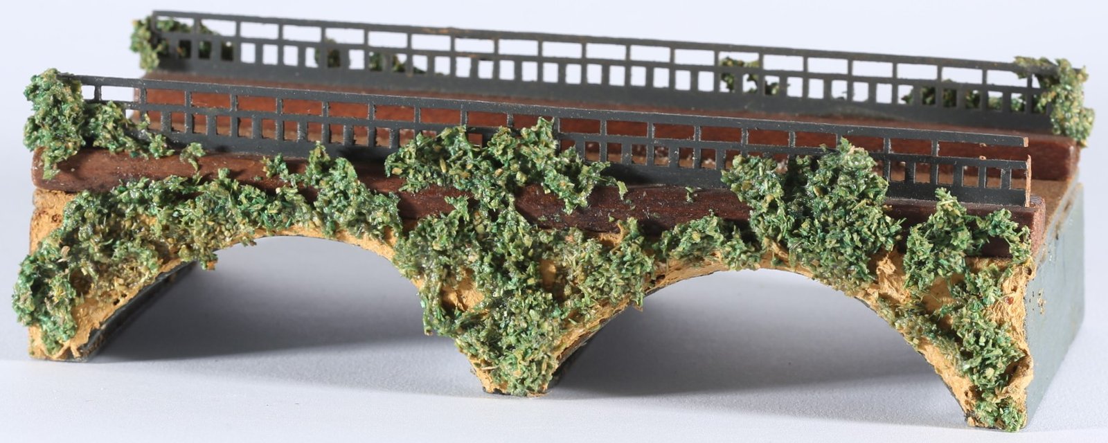 kallistoys auctions auktionen-antique vintage toys-antik historisch spielzeug-faller-germany-wood accessory-holz zubehör-straight arch bridge-gerade bogenbrücke-441-1e