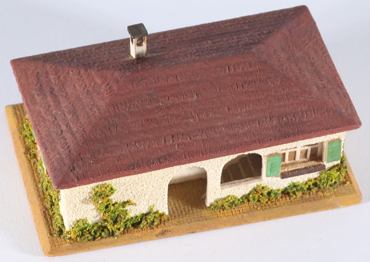 kallistoys auctions auktionen-antique vintage toys-antik historisch spielzeug-faller-germany-wood house-holzhaus-family home-siedlerhaus-sommerhaus-gezackte briefmarke-rote nummer-255-1b
