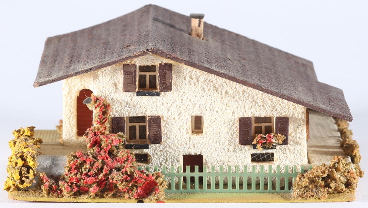 kallistoys auctions auktionen-antique vintage toys-antik historisch spielzeug-faller-germany-wood house-holzhaus-large mountain house-grosses chalet-gezackte briefmarke-rote nummer-288-1c