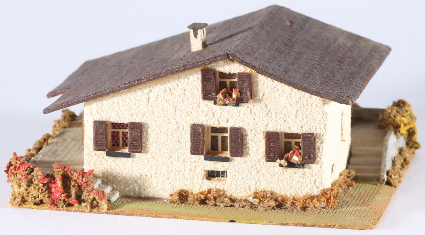 kallistoys auctions auktionen-antique vintage toys-antik historisch spielzeug-faller-germany-wood house-holzhaus-large mountain house-grosses chalet-gezackte briefmarke-rote nummer-288-1e