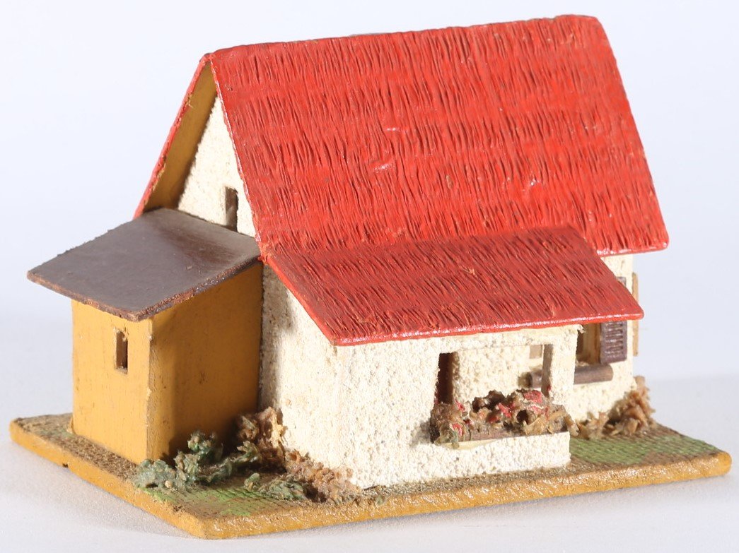 kallistoys auctions auktionen-antique vintage toys-antik historisch spielzeug-faller-germany-wood house-holzhaus-small family home annex-siedlerhaus anbau-gerade briefmarke-rote nummer-dach rot-252-1d