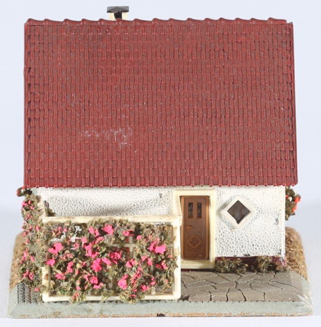 kallistoys auctions auktionen-antique vintage toys-antik historisch spielzeug-faller-germany-wood house-holzhaus-small family home-siedlerhaus mit laube-gezackte briefmarke-braune nummer-202-1c