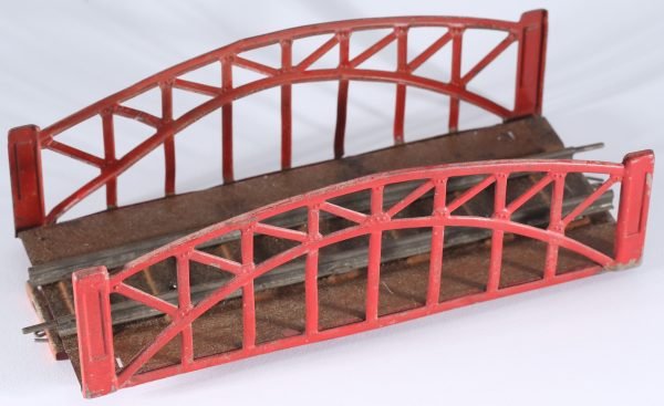 kallistoys auctions auktionen-antique vintage toys-antik historisch spielzeug-märklin-germany-tinplate-blech-gauge-spur 0-railroad bridge-eisenbahnbrücke-clockwork-uhrwerk-red-rot-2500-2b