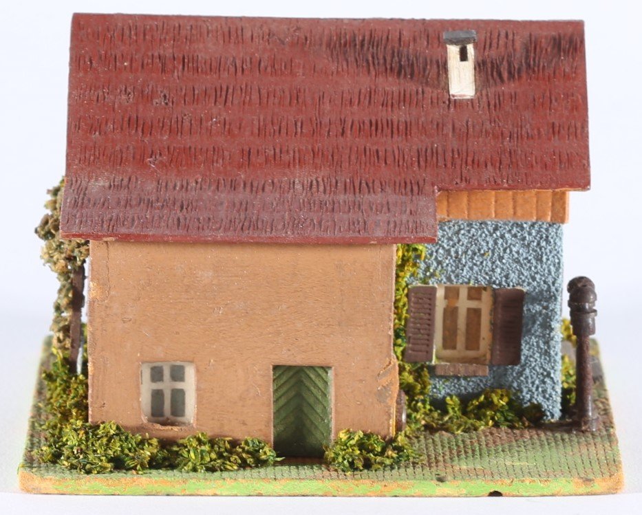 kallistoys auctions auktionen-antique vintage toys-antik historisch spielzeug-faller-germany-wood house-holzhaus-gatekeepers house-bahnwärterhaus-gerade briefmarke-rote nummer-orange-131-1d