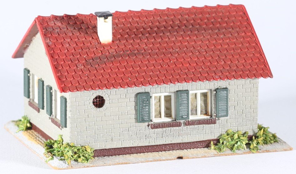 kallistoys auctions auktionen-antique vintage toys-antik historisch spielzeug-faller-germany-wood house-holzhaus-small family home-siedlerhaus-gezackte briefmarke-braune nummer-200-1f