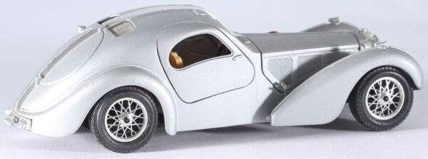 kallistoys-auctions-auktionen-antique-vintage-toys-antik-historisch-spielzeug-bburago-italy-scale-1-to-24-bugatti-atlantic-1936-silver-1f