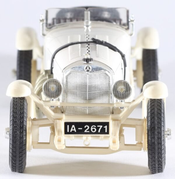 kallistoys-auctions-auktionen-antique-vintage-toys-antik-historisch-spielzeug-bburago-italy-1-to-18-mercedes-benz-sskl-1931-white-1d