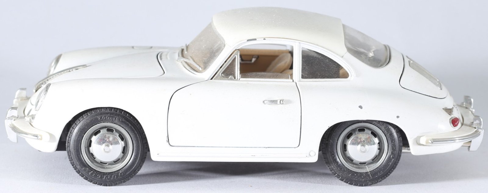 kallistoys-auctions-auktionen-antique-vintage-toys-antik-historisch-spielzeug-bburago-italy-scale-1-to-18-porsche-356-b-1961-cream-2c