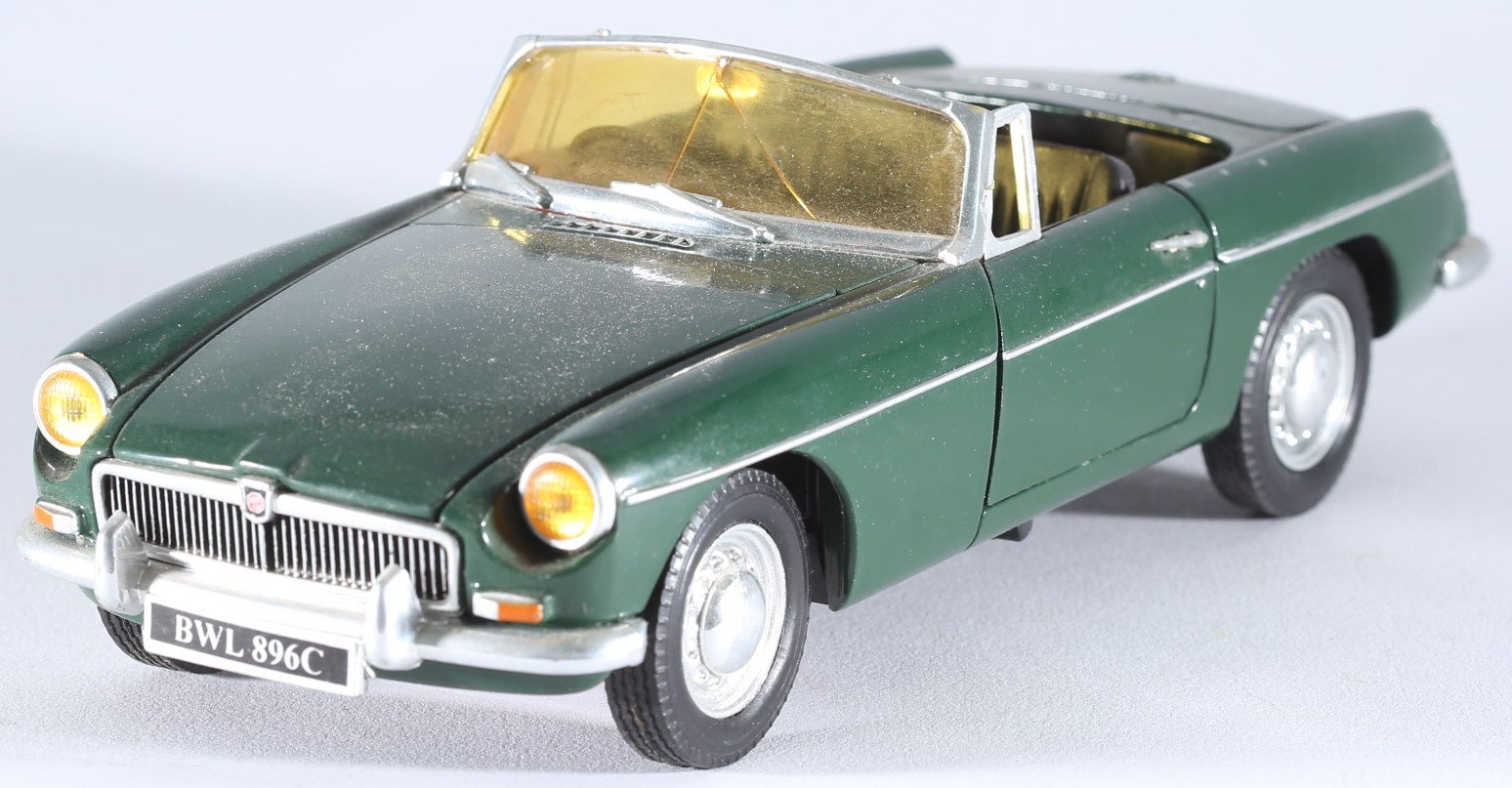 kallistoys-auctions-auktionen-antique-vintage-toys-antik-historisch-spielzeug-corgi-china-diecast-car-auto-diecast-scale-1-to-18-mgb-convertible-green-2d