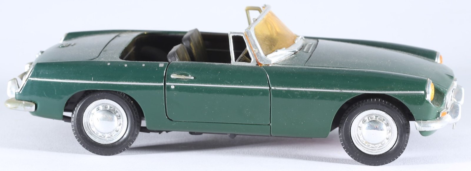 kallistoys-auctions-auktionen-antique-vintage-toys-antik-historisch-spielzeug-corgi-china-diecast-car-auto-diecast-scale-1-to-18-mgb-convertible-green-2e