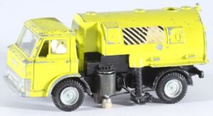 Vintage DINKY TOYS diecast truck scale 1/43 Johnston roadsweeper #451 – for restoration