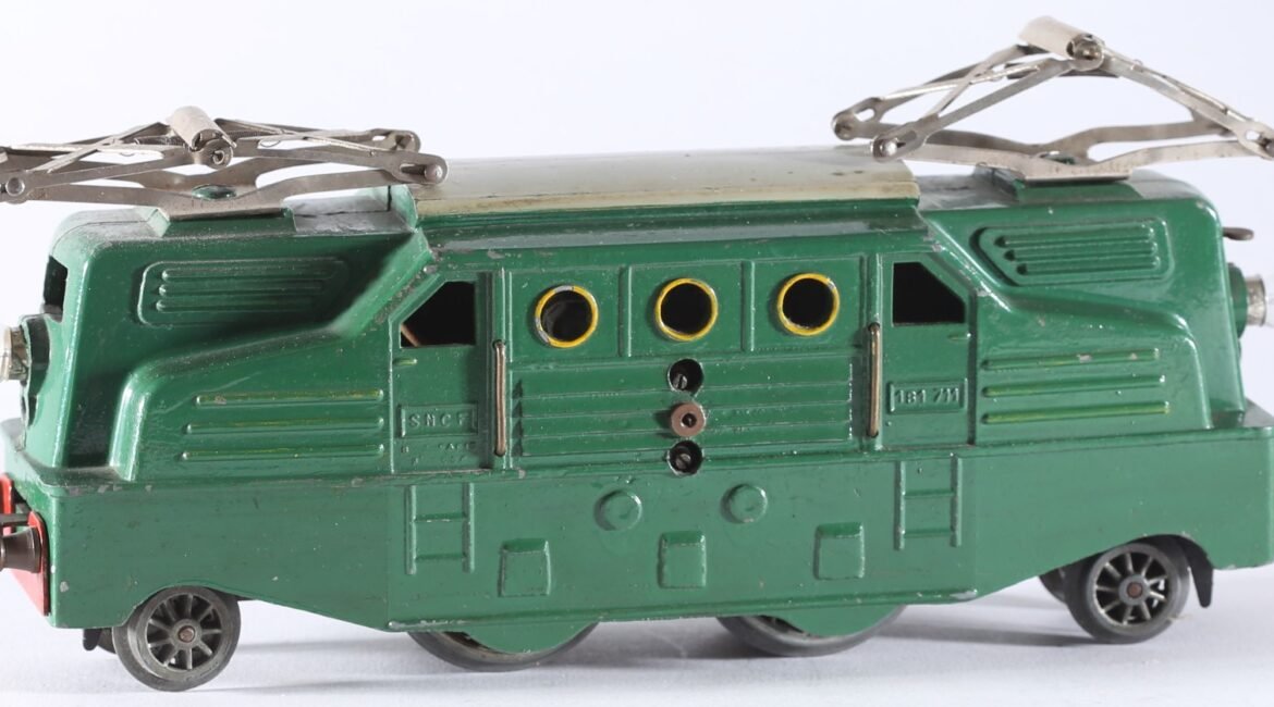 kallistoys-auctions-auktionen-antique-vintage-toys-antik-historisch-spielzeug-jouets-anciens-blz-france-train-eisenbahn-electric-loco-ellok-1001-1a