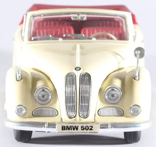 kallistoys-auctions-auktionen-antique-vintage-toys-antik-historisch-spielzeug-maisto-1-to-18-bmw-502-cream-1d