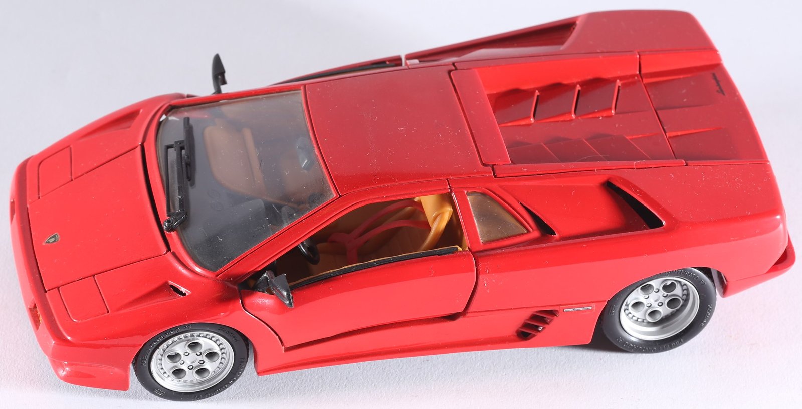 kallistoys-auctions-auktionen-antique-vintage-toys-antik-historisch-spielzeug-maisto-1-to-18-lamborghini-diablo-red-1b