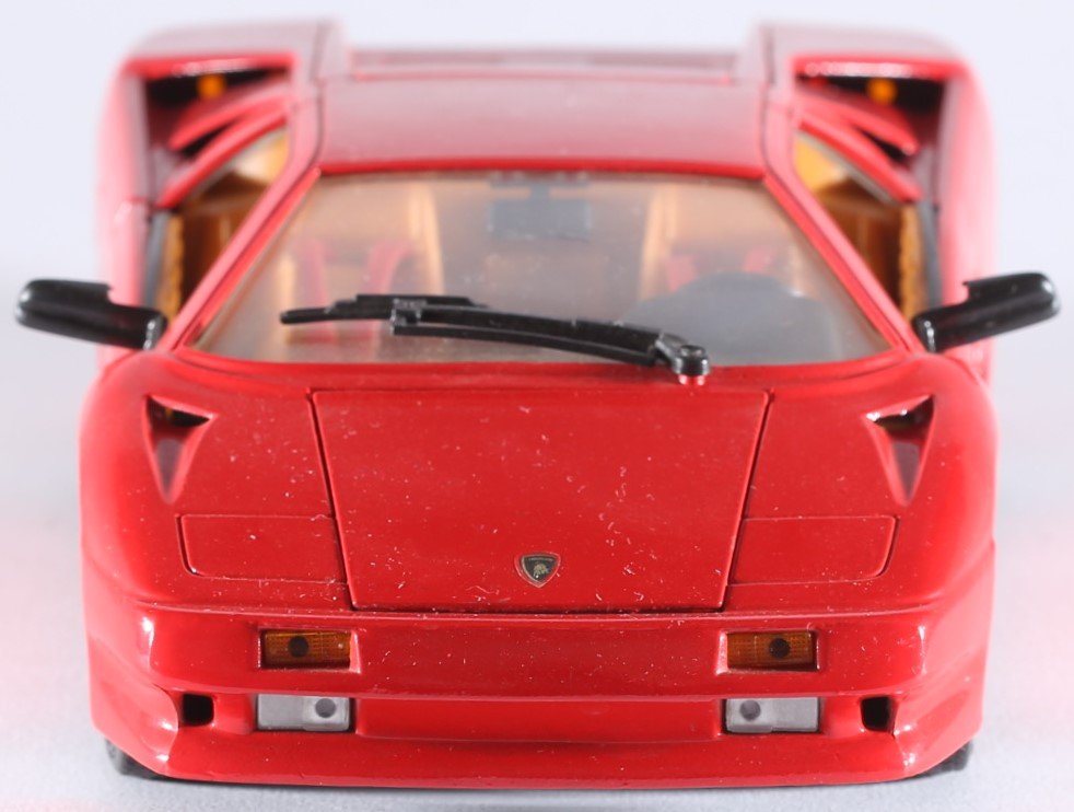 kallistoys-auctions-auktionen-antique-vintage-toys-antik-historisch-spielzeug-maisto-1-to-18-lamborghini-diablo-red-1d