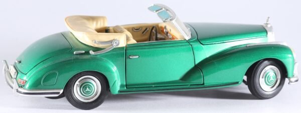 kallistoys-auctions-auktionen-antique-vintage-toys-antik-historisch-spielzeug-maisto-1-to-18-mercedes-benz-300s-1955-greenmetallic-1f