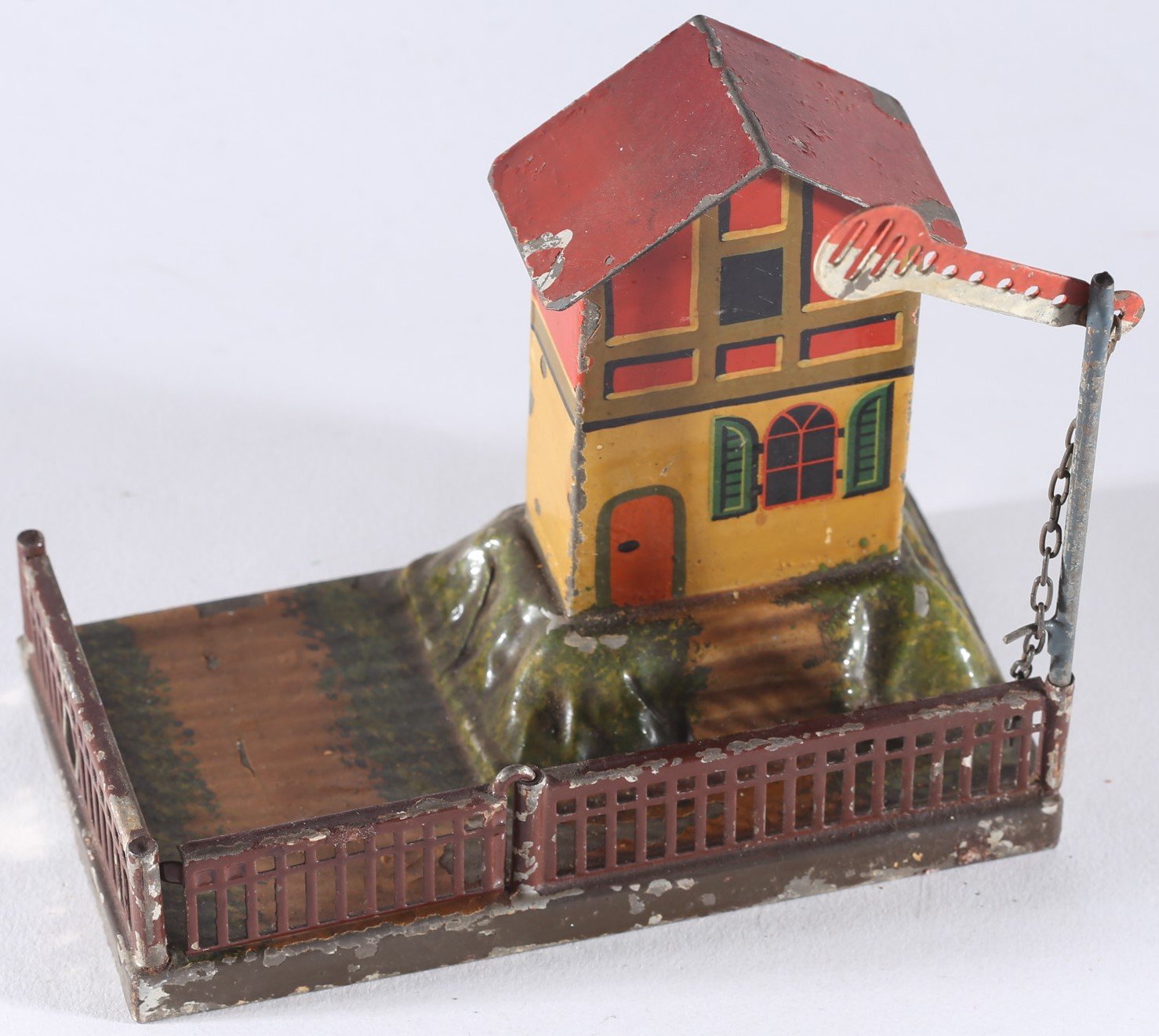 kallistoys-auctions-auktionen-antique-vintage-toys-antik-historisch-spielzeug-marklin-germany-tinplate-blech-railway-accessory-eisenbahnzubehor-gatekeepers-house-bahnwarterhaus-2038-1b