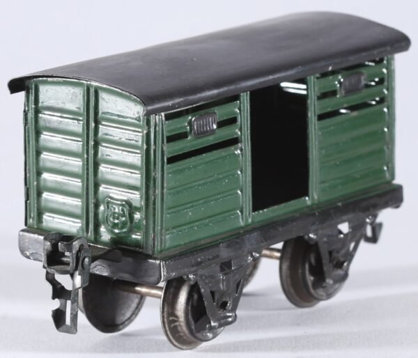 kallistoys-auctions-auktionen-antique-vintage-toys-antik-historisch-spielzeug-marklin-germany-train-eisenbahn-cattle-car-viehwagen-ohne-tur-1969-dunkelgrun-1d