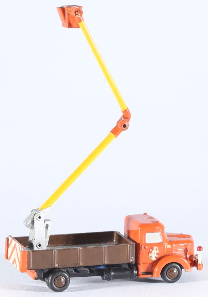 kallistoys-auctions-auktionen-antique-vintage-toys-antik-historisch-spielzeug-schuco-piccolo-germany-diecast-truck-lkw-skyworker-hebebuhnenwagen-770-1g